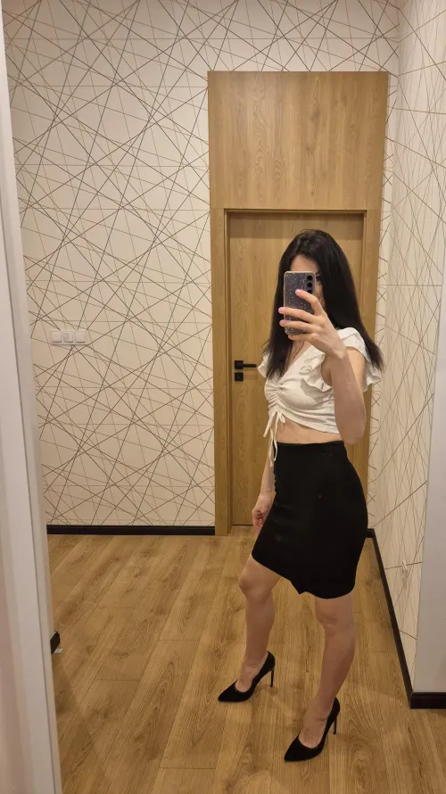 Thumbnail Effortless Elegance in Pencil Skirts by MartaPeonly