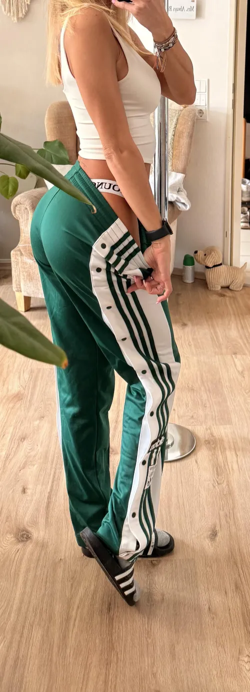 Thumbnail Exclusive Content: Follow me on OnlyFans | be_celina