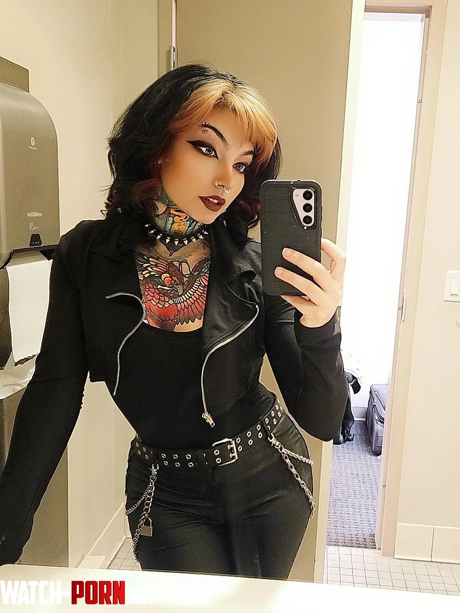 Collared and steady by Gothickisss