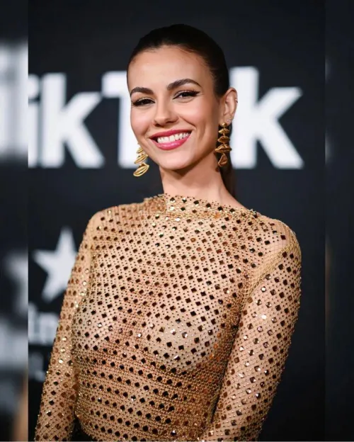 Thumbnail Victoria Justice: A Symbol of Elegance in gentlemanboners