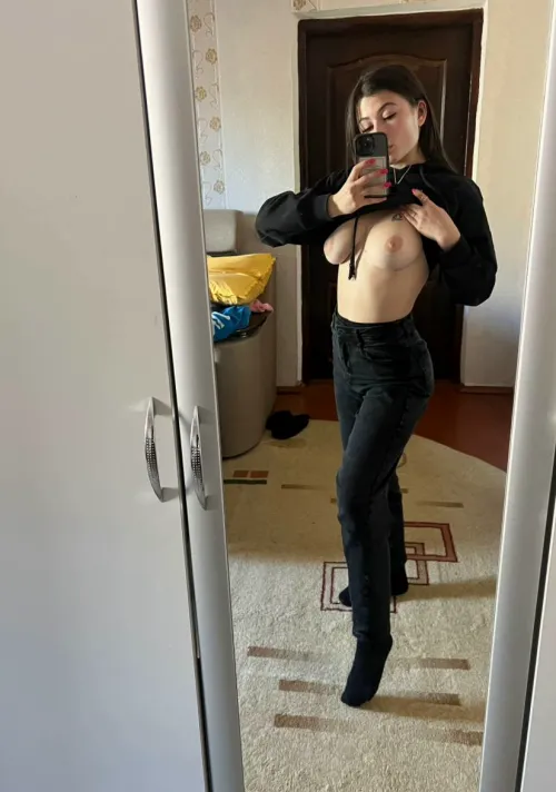 Thumbnail Nude_Selfie Bliss: Sending Nudes Daily with dreamyverax