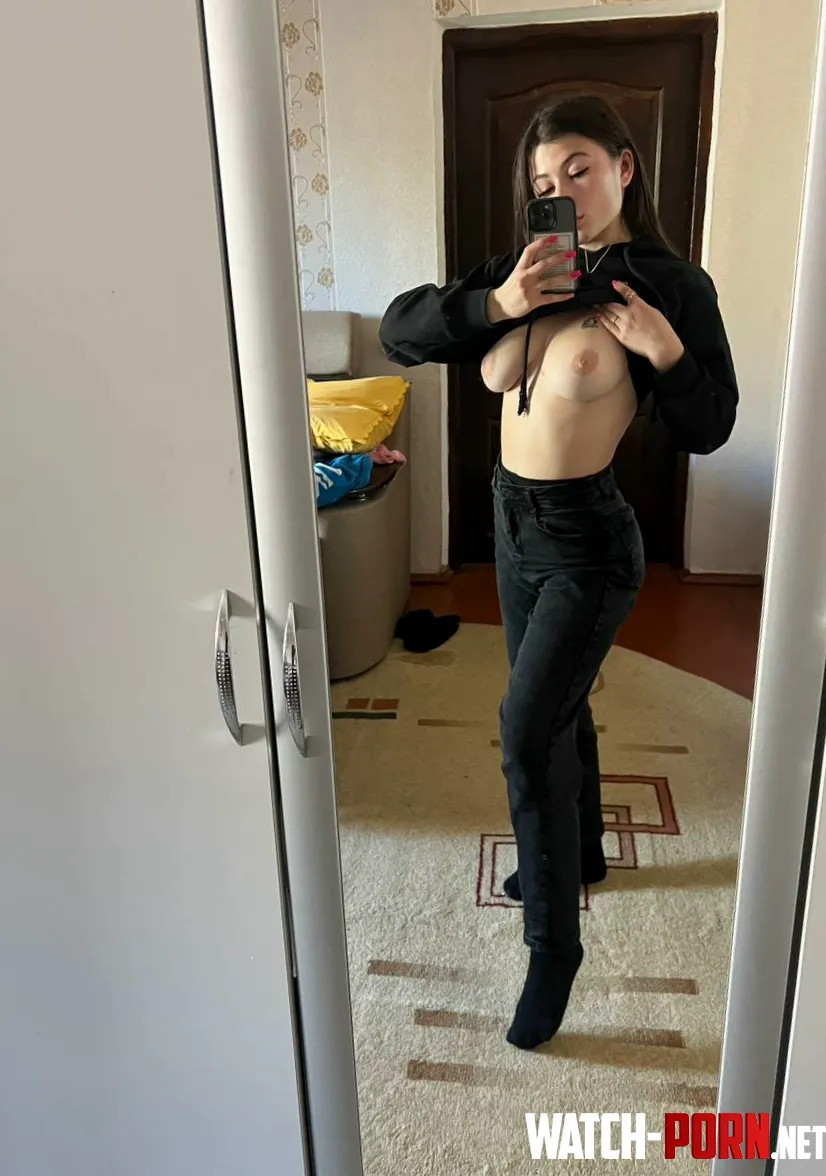 everyone deserves to be sent nudes everyday by dreamyverax