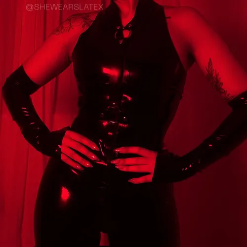 Thumbnail iitscaramelxo's ShinyPorn Question: Quality Latex Recommendations