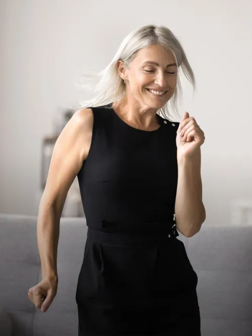 Thumbnail The Charms of Grey Hair: Embracing Natural Beauty by Polonese