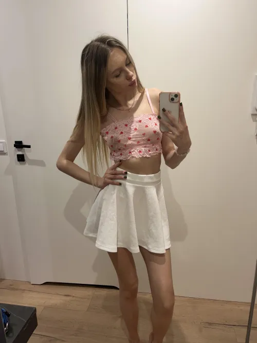 Thumbnail Hearts Everywhere: Decode the Top Fashion Choices with HeraVitana