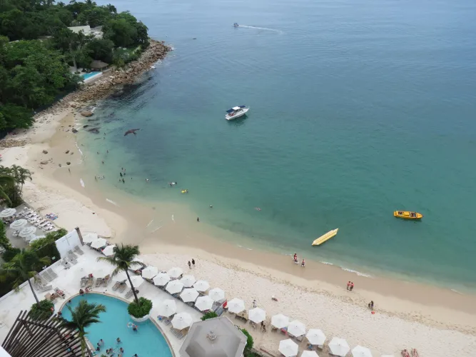 Thumbnail Discover the Charms of Puerto Vallarta's Beach Scene | Amazing-Edu2023