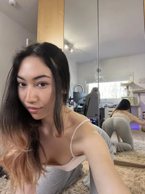 Thumbnail Netflix and Chill: WetGap21's Relaxed Charm on asiansgonemild
