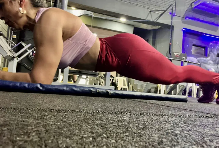 Thumbnail YogaPants Perfection: girlypinkyx's Flattering Fit