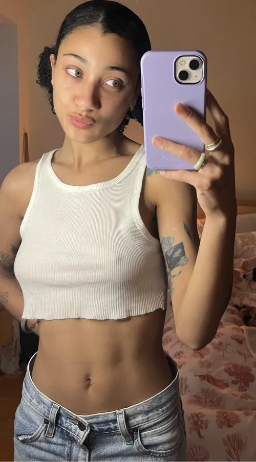 Thumbnail MulberryGlum4991's Fashion Revelation: Cropped Tops Always Better