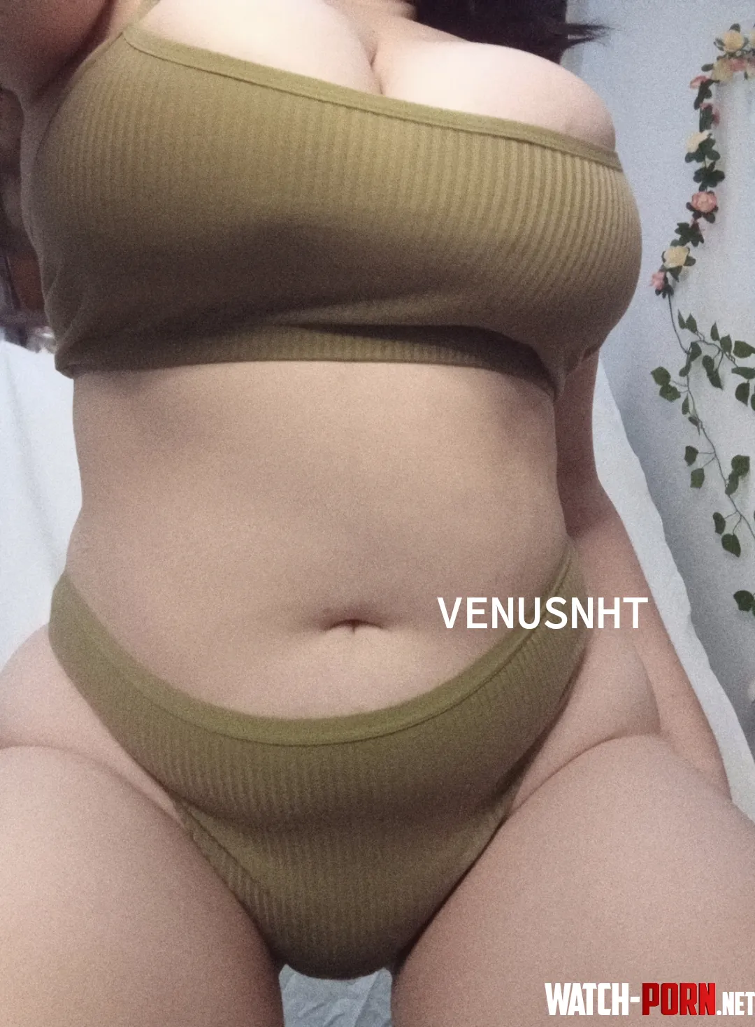 boobs almost exploding by venusnht