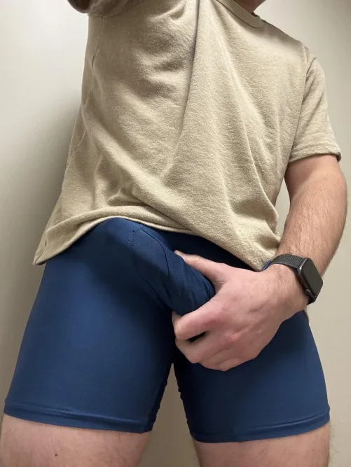 Thumbnail Can't Hide the Fun: 29 and Straight Bulge by Hung-n-Fun