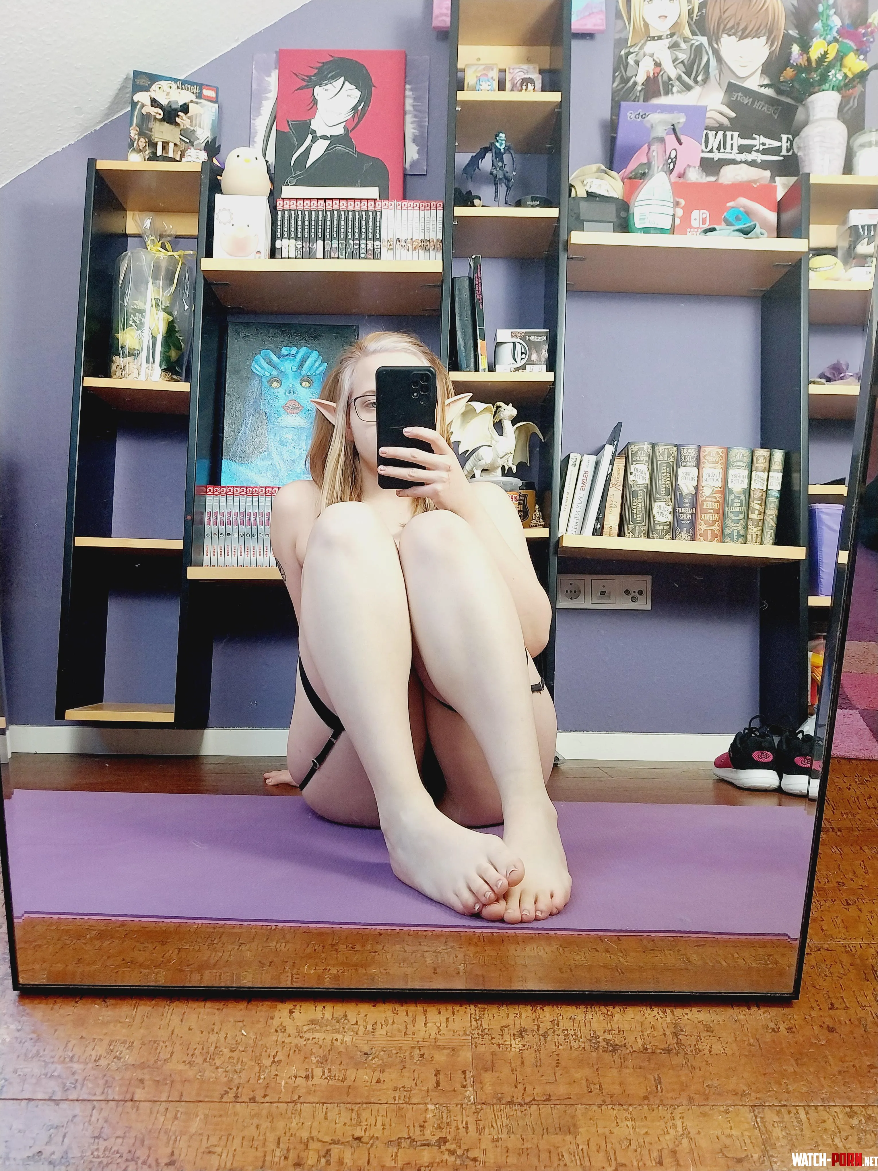 Into elfgirls with pretty feet by lulu-miin