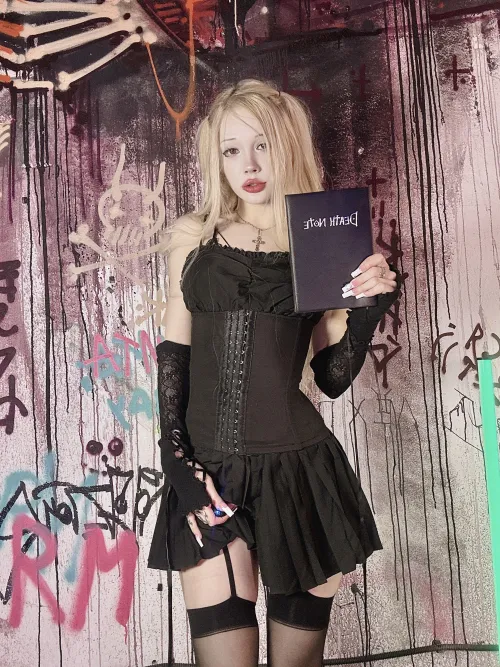 Thumbnail Amane Misa's Charm: A Captivating Cosplay by lilmollypill