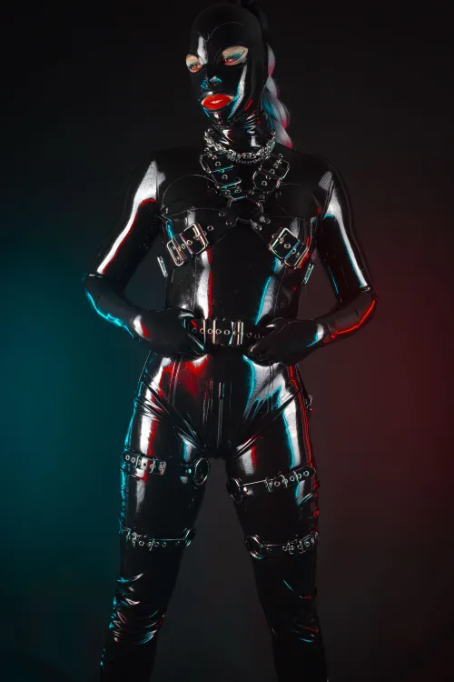 Thumbnail Sylvia_Leery: Unleashing Control in ShinyPorn