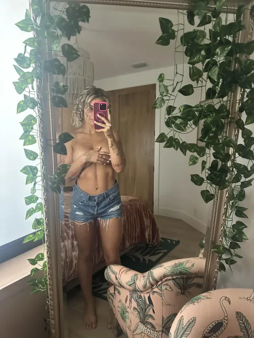 Thumbnail Handbra Mystery Unveiled by iampaigevanzant: Must-See Revelations