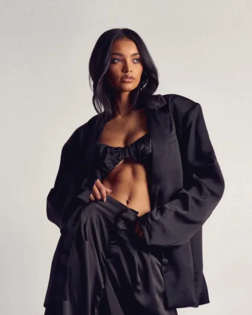 Thumbnail Kayleigh Grant: Embracing Diversity in the Modeling Industry