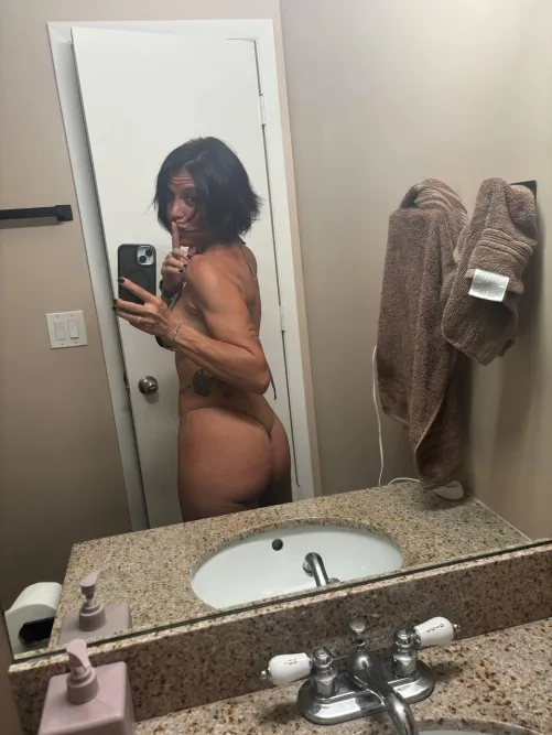 Thumbnail Your Exclusive Invitation to Pleasure: Insights from realsexxyladdyy