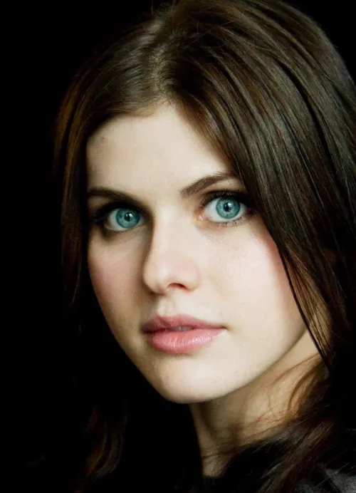 Thumbnail Alexandra Daddario's Allure Shines in the PrettyGirls Category by Environmental_Log418