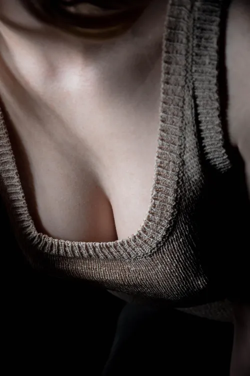 Thumbnail Living Braless: Embracing Freedom in My Best Life by buonbella