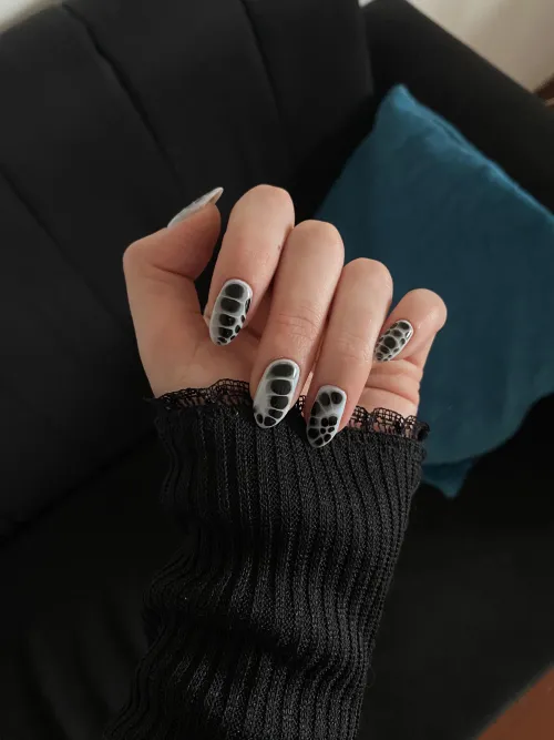 Thumbnail Obsessed with Nail Art? Read SorayaGia's Story