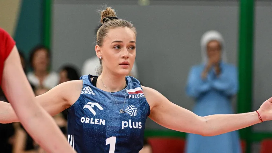 Thumbnail Maria Stenzel: Making Waves in VolleyballGirls Scene