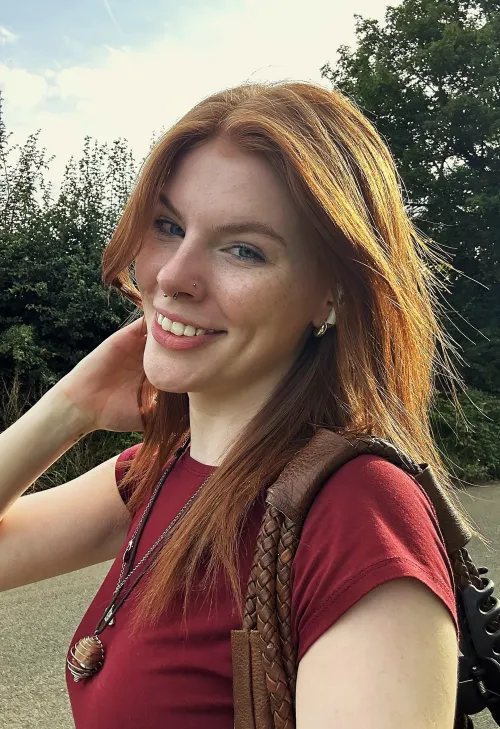 Thumbnail Discover 'Classy Red Head and Genuine Smile' by HostFinal1183 Classygirls