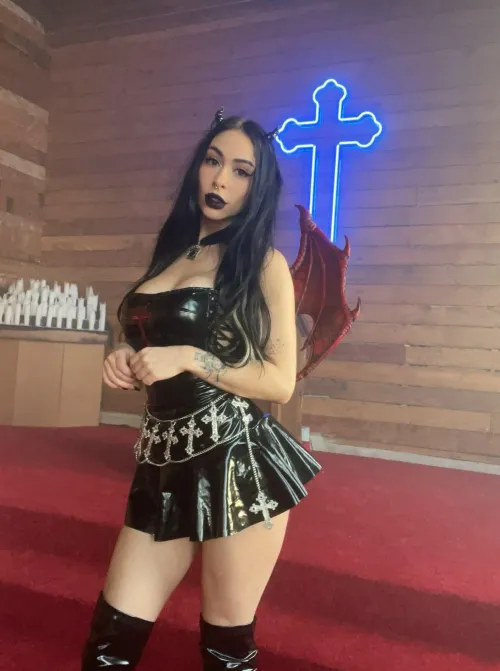Thumbnail Embrace the Unholy with Siri: A ShinyPorn Journey