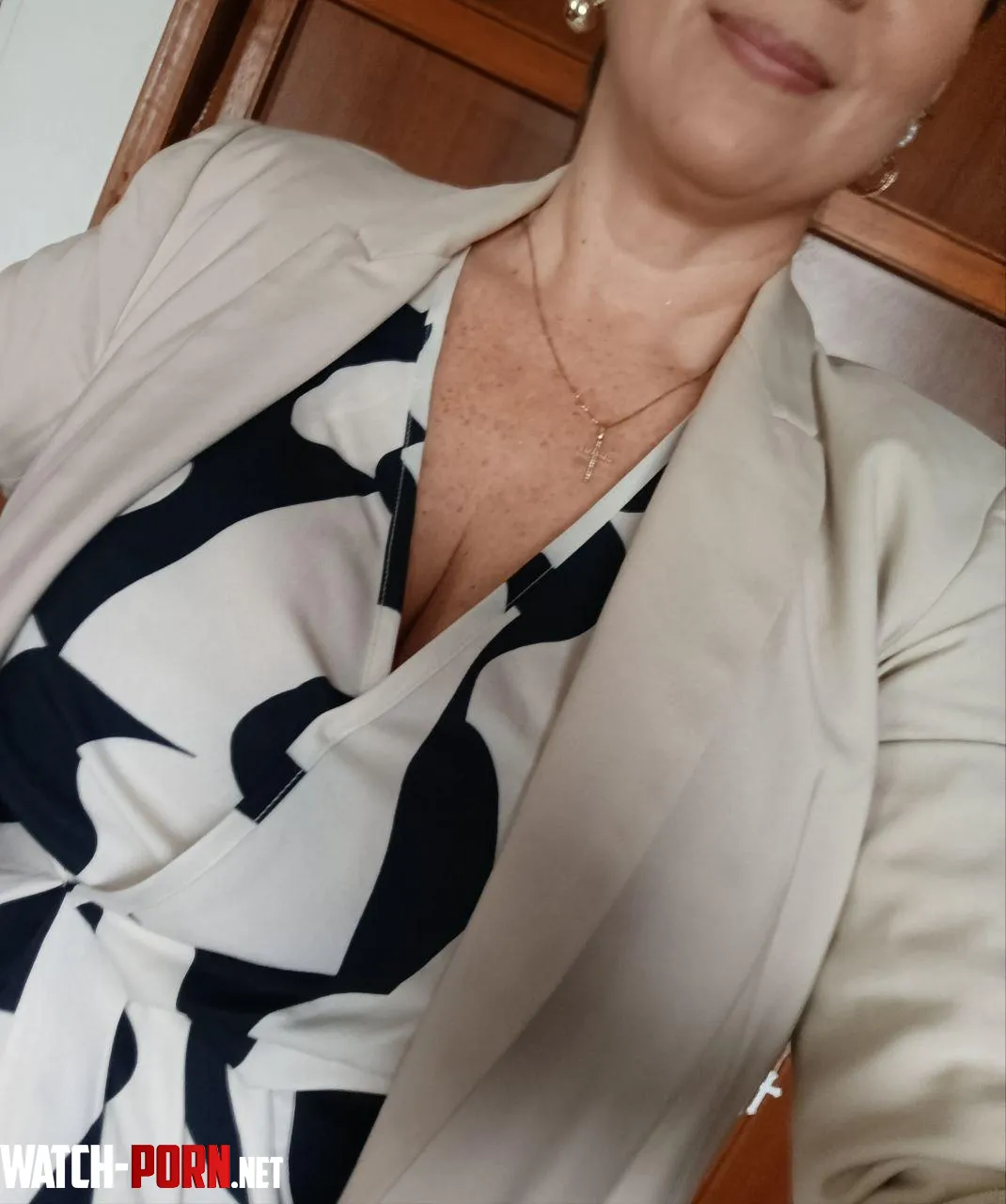 Wondering what you think about this hot Gilf Cleavage 50f by Sarah_Diaz
