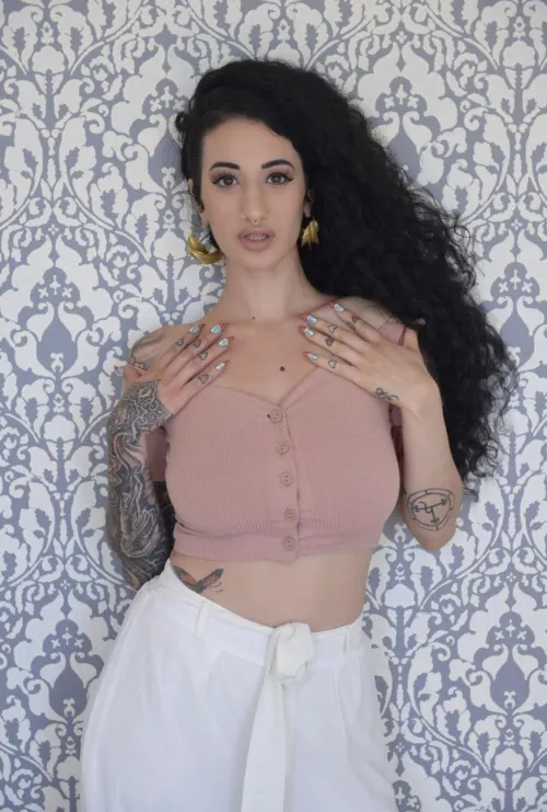 Thumbnail ClassyPornstars: Discovering Arabelle Raphael's Allure