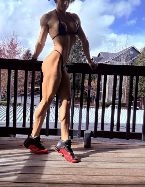 Thumbnail Muscular Long Legs: A Strong Statement by pigtailsandwolfears | legs