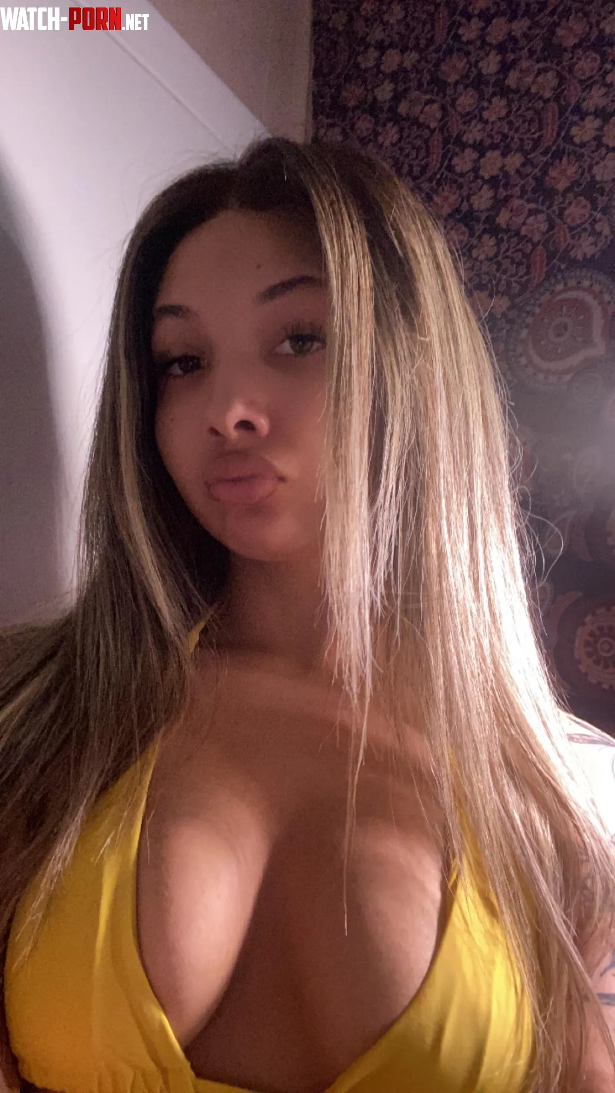 Would you fuck this 18 year old pussy buyers only add Snapchat Livelsie1 ask for menu by Laney880