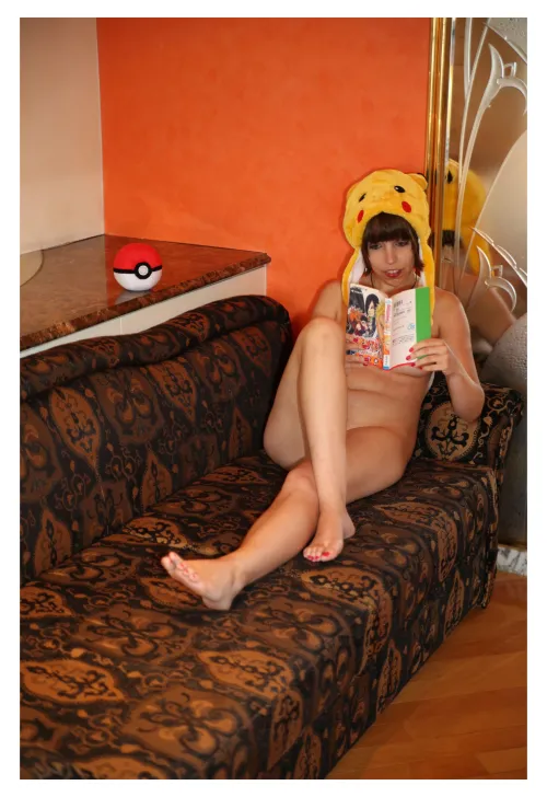Thumbnail amy__chan Shares Intriguing Read: 'let me finish reading before you f*ck me'