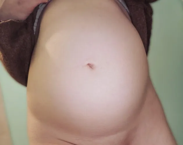 Thumbnail Embracing Pregnancy: NorthernLeap Shares 21 Weeks Journey in PregnantPetite
