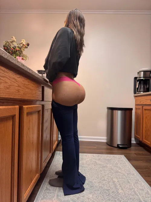 Thumbnail maxxjupiterr Presents a Biiig Bubble Wonder in BubbleButts