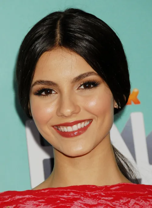 Thumbnail Victoria Justice: Beauty Redefined by rom003 on PrettyGirls Collection