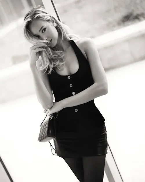 Thumbnail Viky Varga: A Stunning Feature in the World of PrettyGirls
