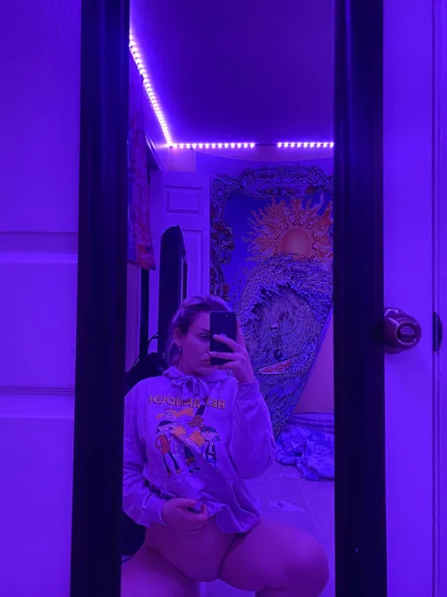 Thumbnail queenkocky's MirrorSelfie Chronicles: A Story Unveiled