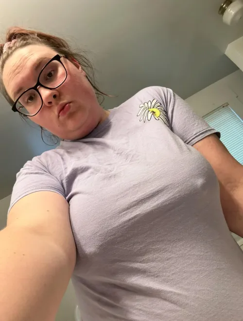 Thumbnail Lillyvgames Talks About the Weather Being Bit Nippily Out, Huh in the Chubby Category