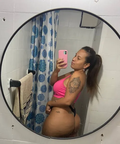 Thumbnail Bedtime Selfie Love | sweetbeeel's LatinaMilfs Affair