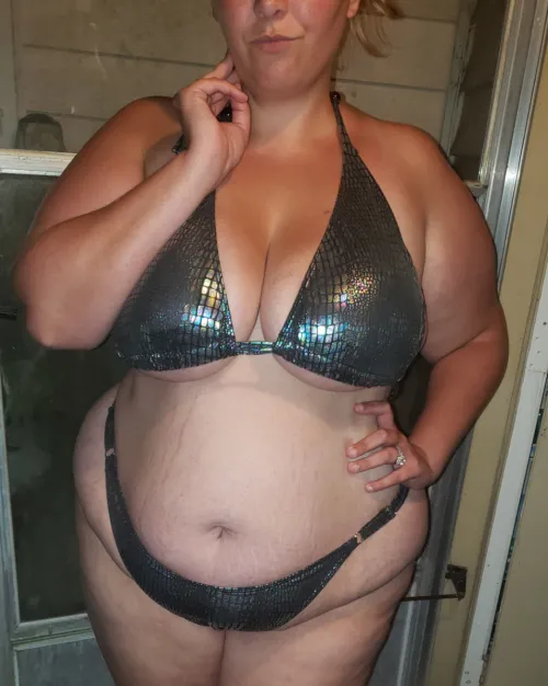 Thumbnail Sharing Secrets: A Revelatory Encounter by abigailgray256 in BBW_Chubby