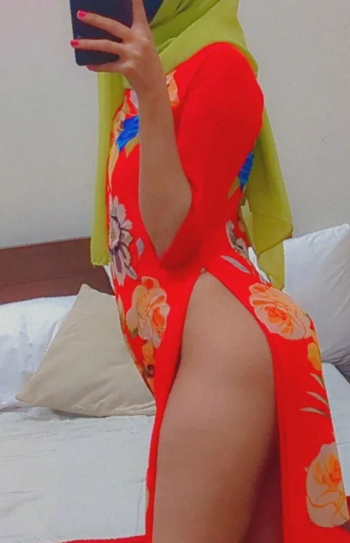 Thumbnail Wet Pussy Alert: Asma_AS Tempts in IndiansGoneWild