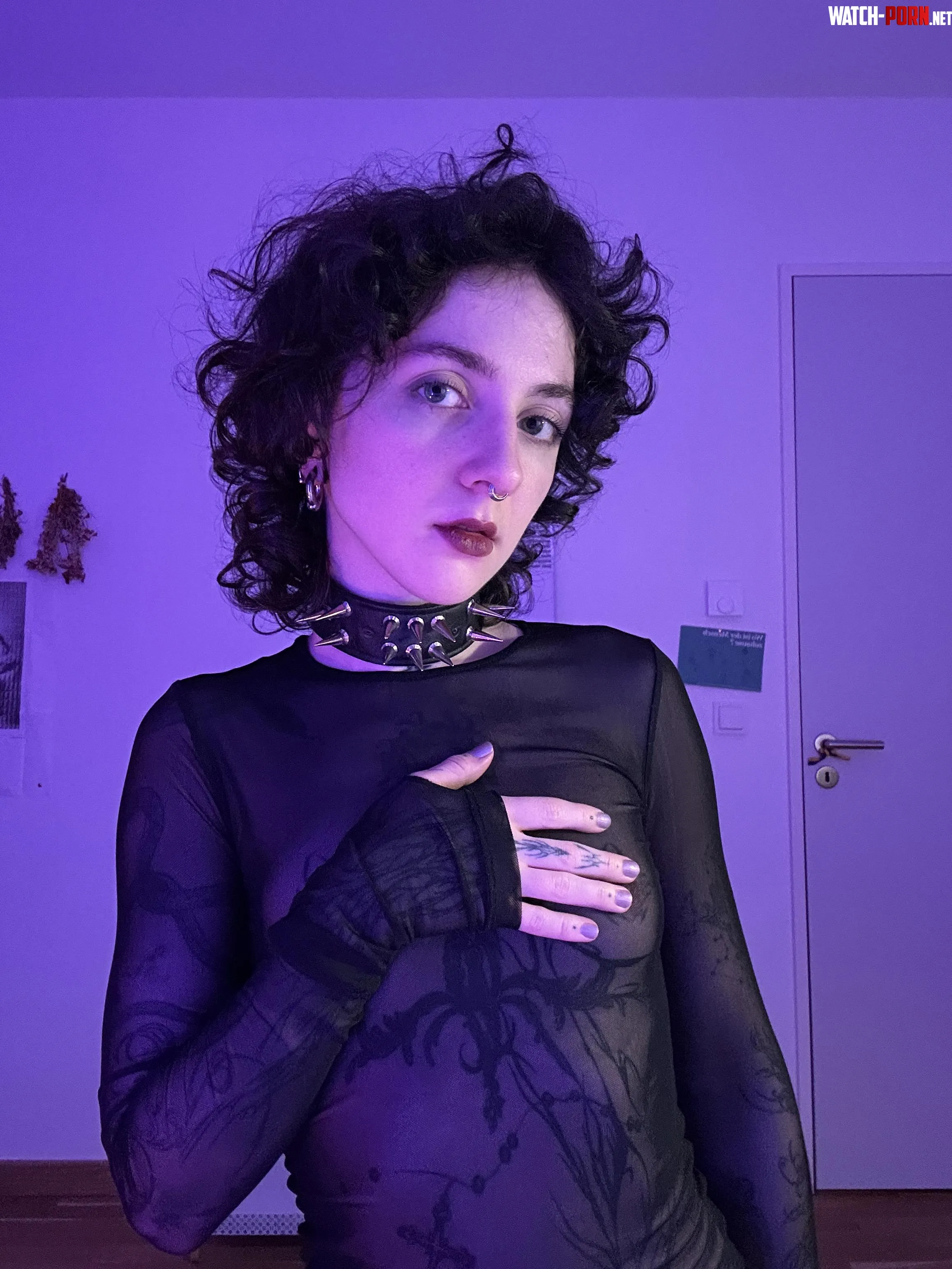 Every good girl should wear a collar  by Zephyrenia