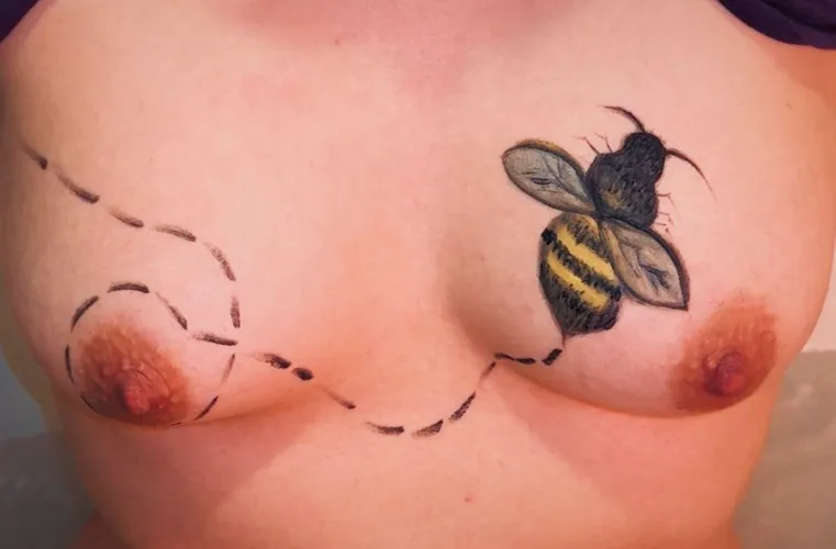 Thumbnail Artsyelly's Artsy Boobee: A Creative Delight