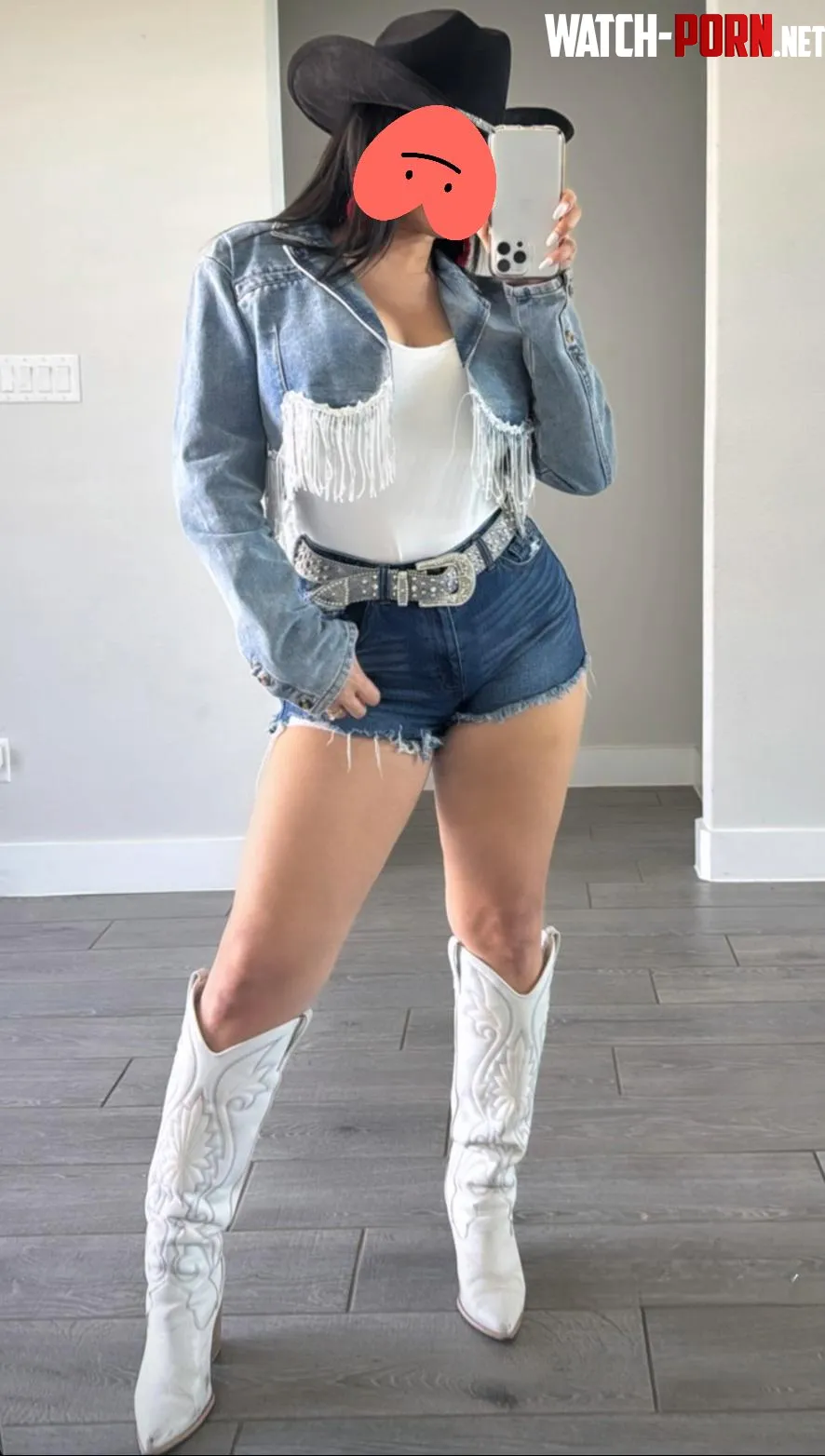 Short shorts thick legs by latinaholidays78