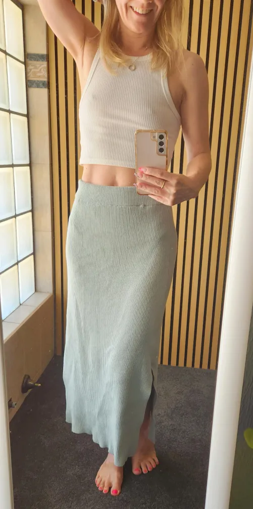 Thumbnail Braless Confidence: Perfect Date Outfit | UVAus | braless