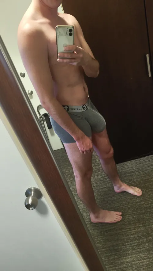 Thumbnail Bulge Obsession: Discover 27 Straight's 1 Word Review on Bulges