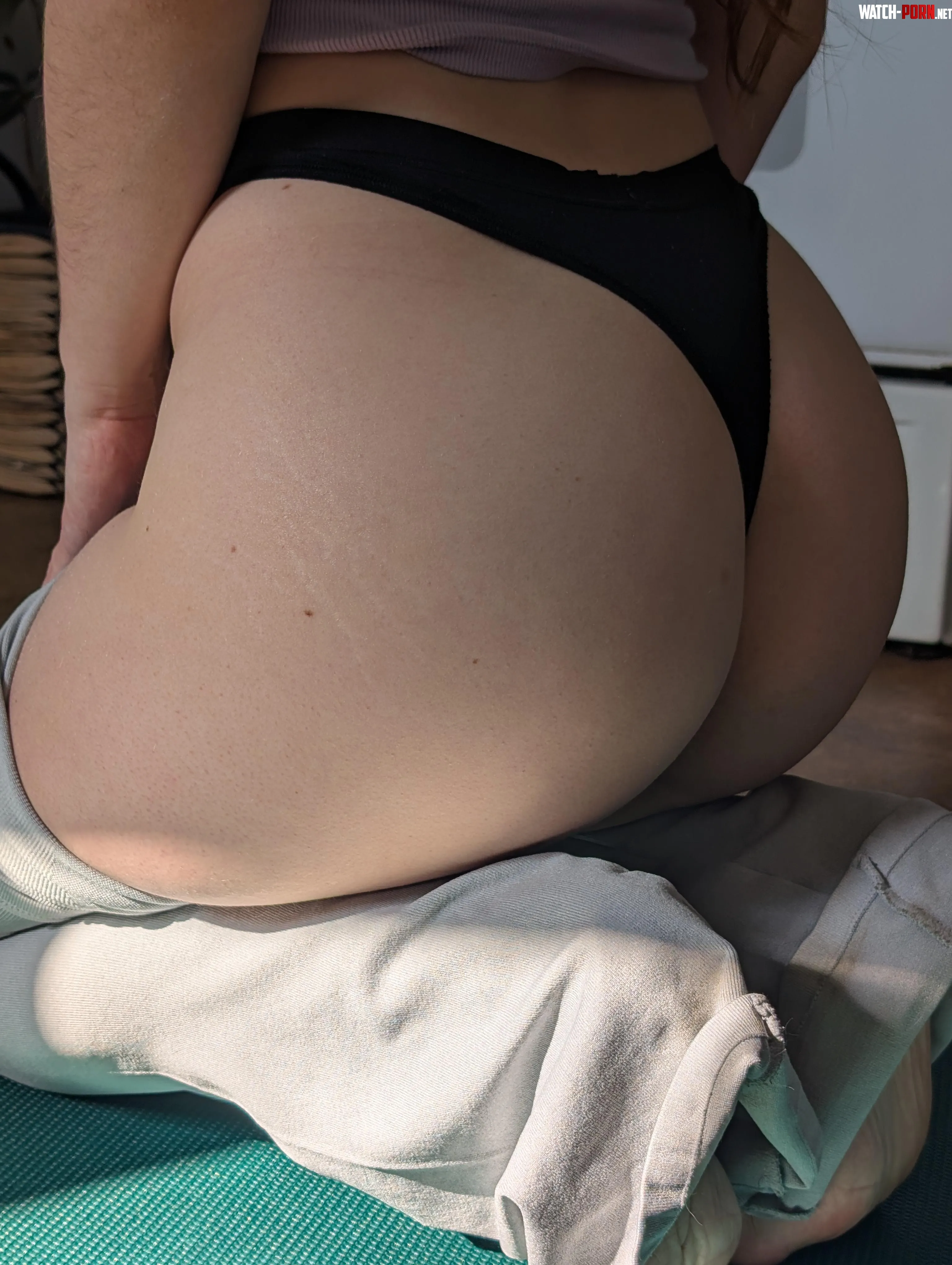Craving sitting on something hard and pokie  by SisterSleeze