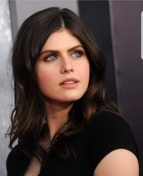 Thumbnail Alexandra Daddario: Beauty and Grace by Environmental_Log418