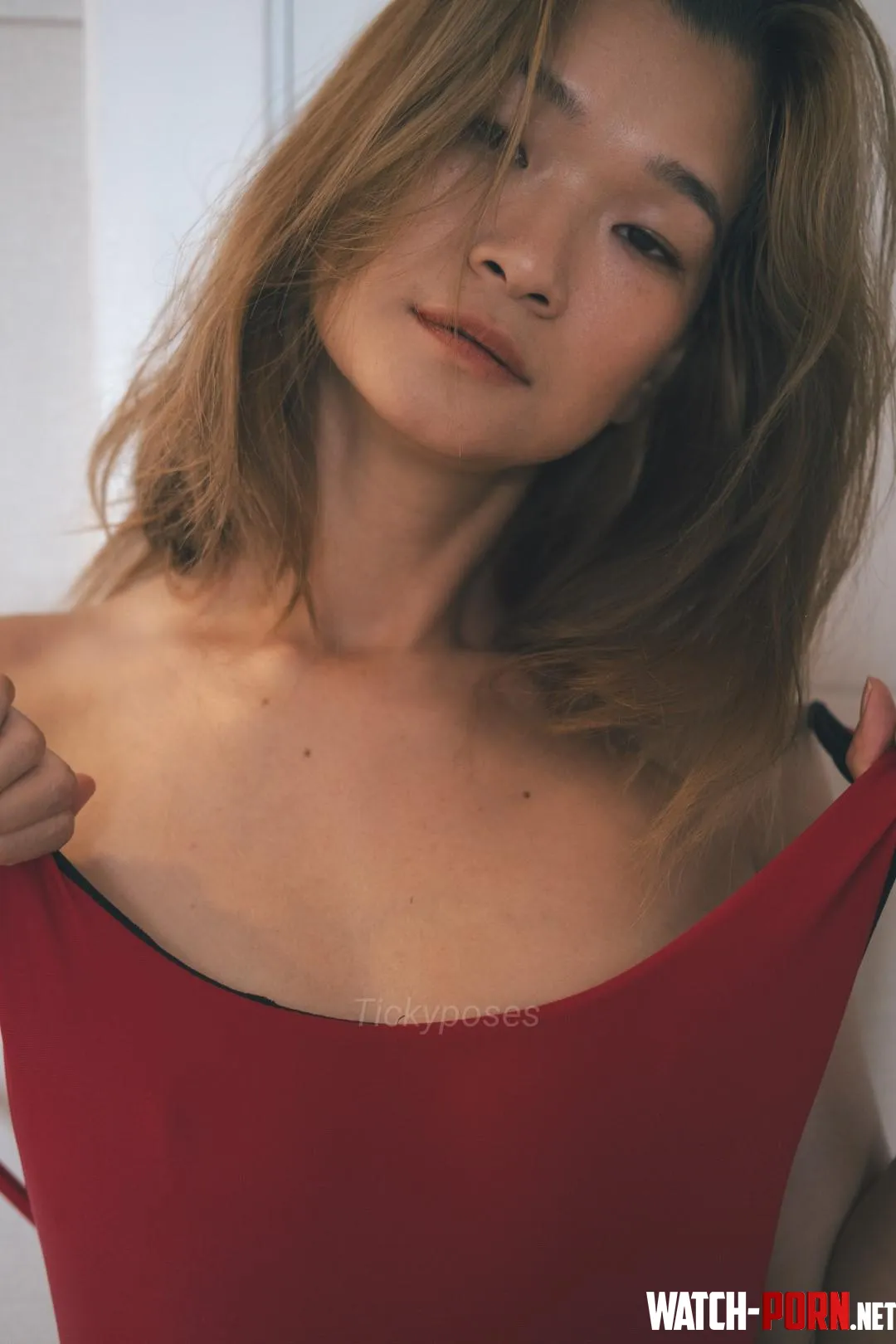 Let me look good in red by Tickyposes