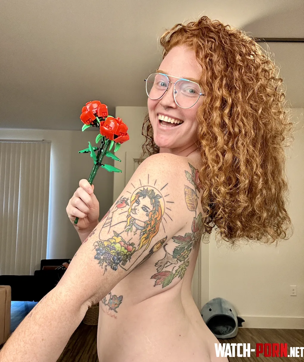 Ive got two hands what should I do with the other F by thelegogoddess_